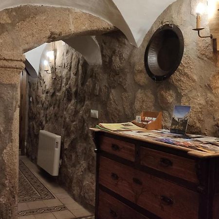 Apartamentos Rurales La Casa De Luis Santa Cruz de la Sierra Kültér fotó