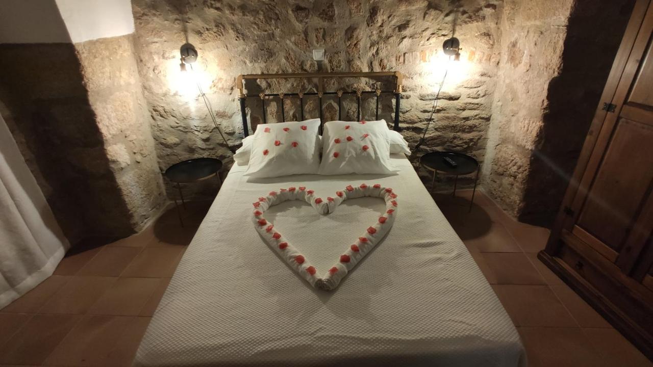 Apartamentos Rurales La Casa De Luis Santa Cruz de la Sierra Kültér fotó