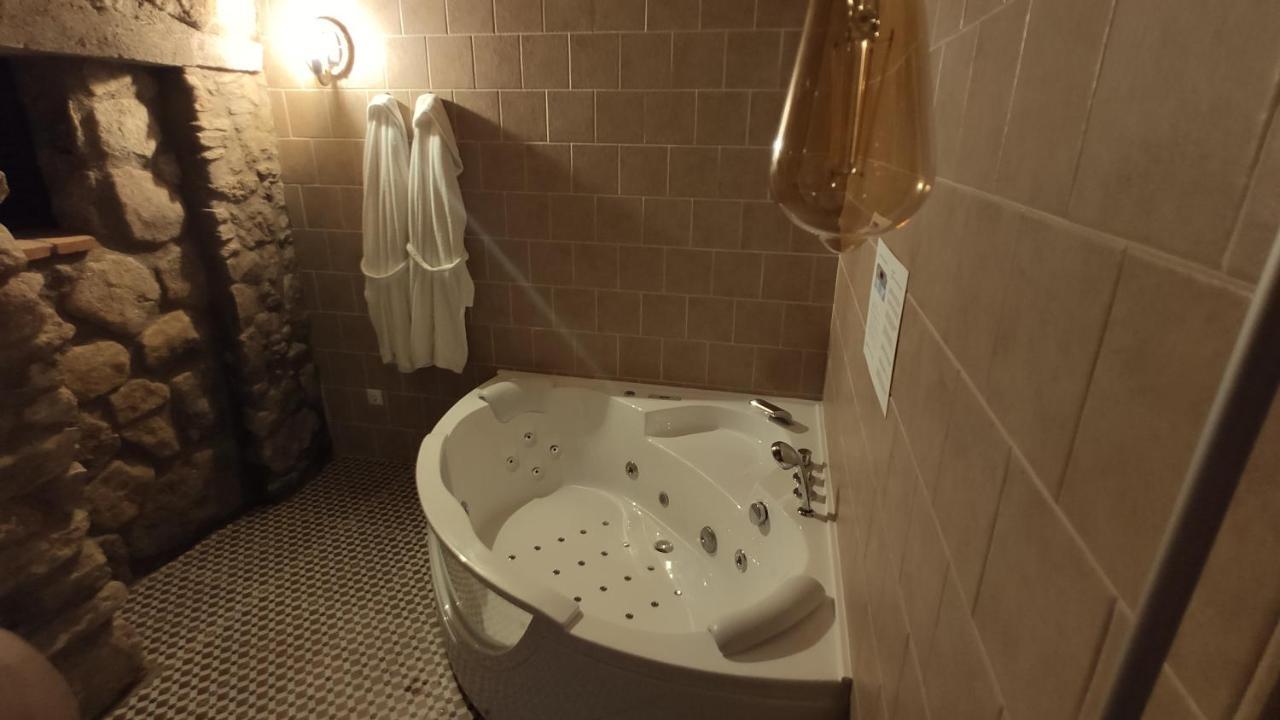 Apartamentos Rurales La Casa De Luis Santa Cruz de la Sierra Kültér fotó