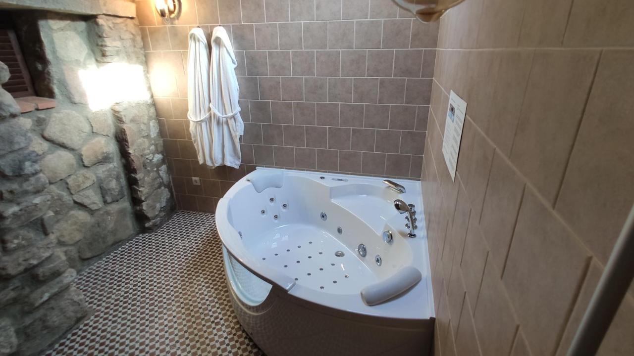 Apartamentos Rurales La Casa De Luis Santa Cruz de la Sierra Kültér fotó