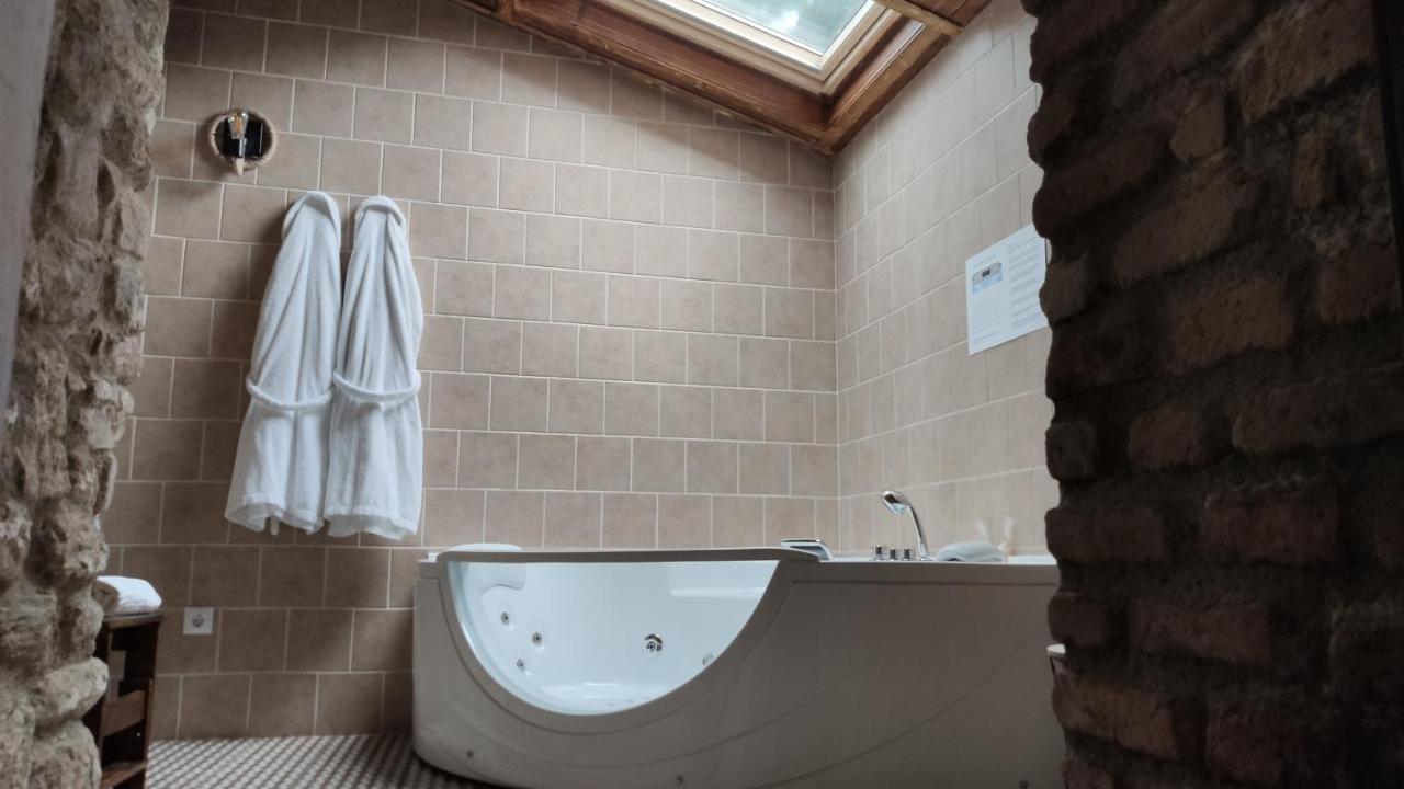 Apartamentos Rurales La Casa De Luis Santa Cruz de la Sierra Kültér fotó
