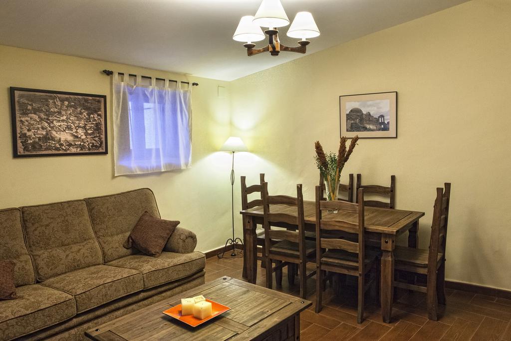 Apartamentos Rurales La Casa De Luis Santa Cruz de la Sierra Kültér fotó