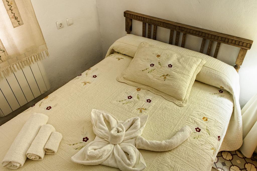 Apartamentos Rurales La Casa De Luis Santa Cruz de la Sierra Kültér fotó